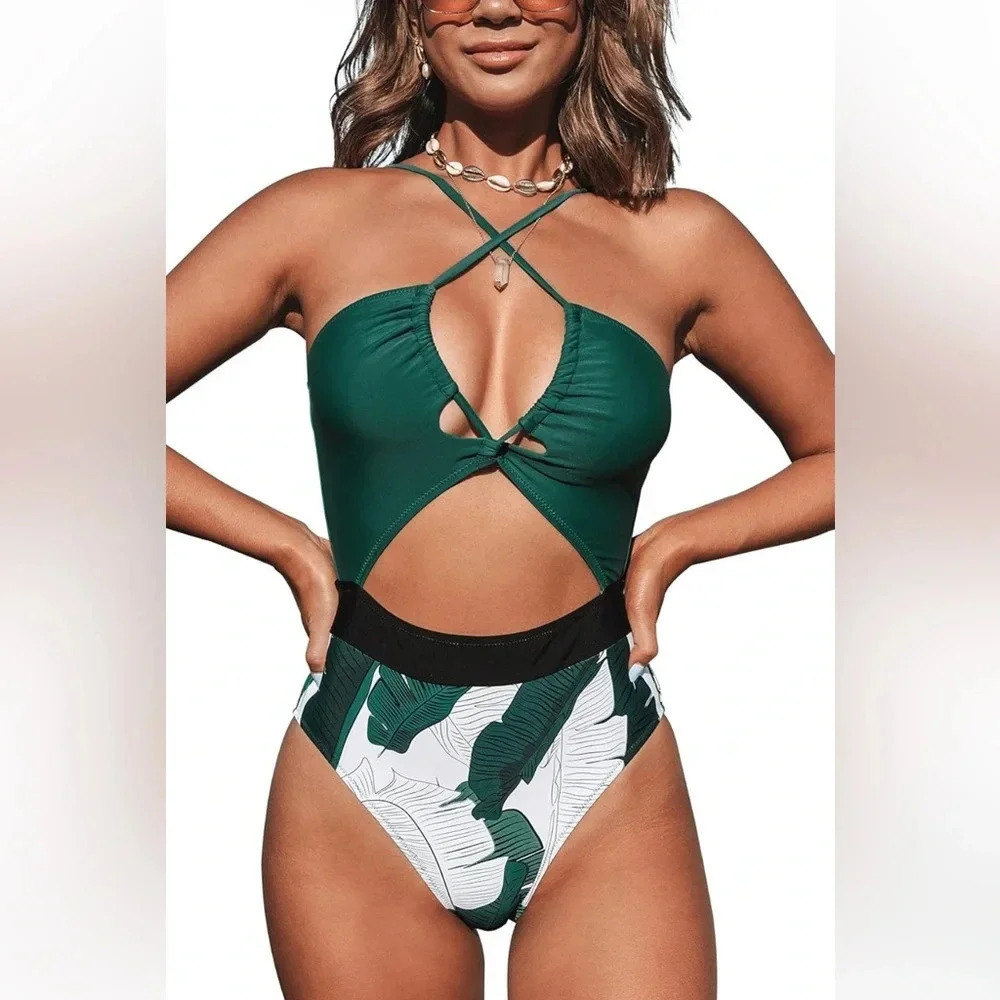 CUPSHE Women's One Piece Swimsuit Plunge Neckline Cutout Criss Cross Medium